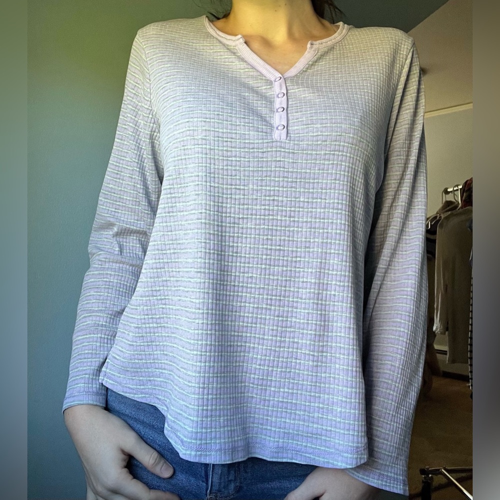 Croft & Barrow lavender and green long sleeve henley